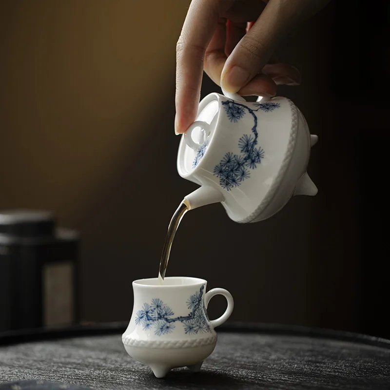 Hand-Painted White Porcelain Pot With Pine Motif Three-Legged Kung Fu Tea Set Hand-Held Teapot For Home Use Does Not Burn