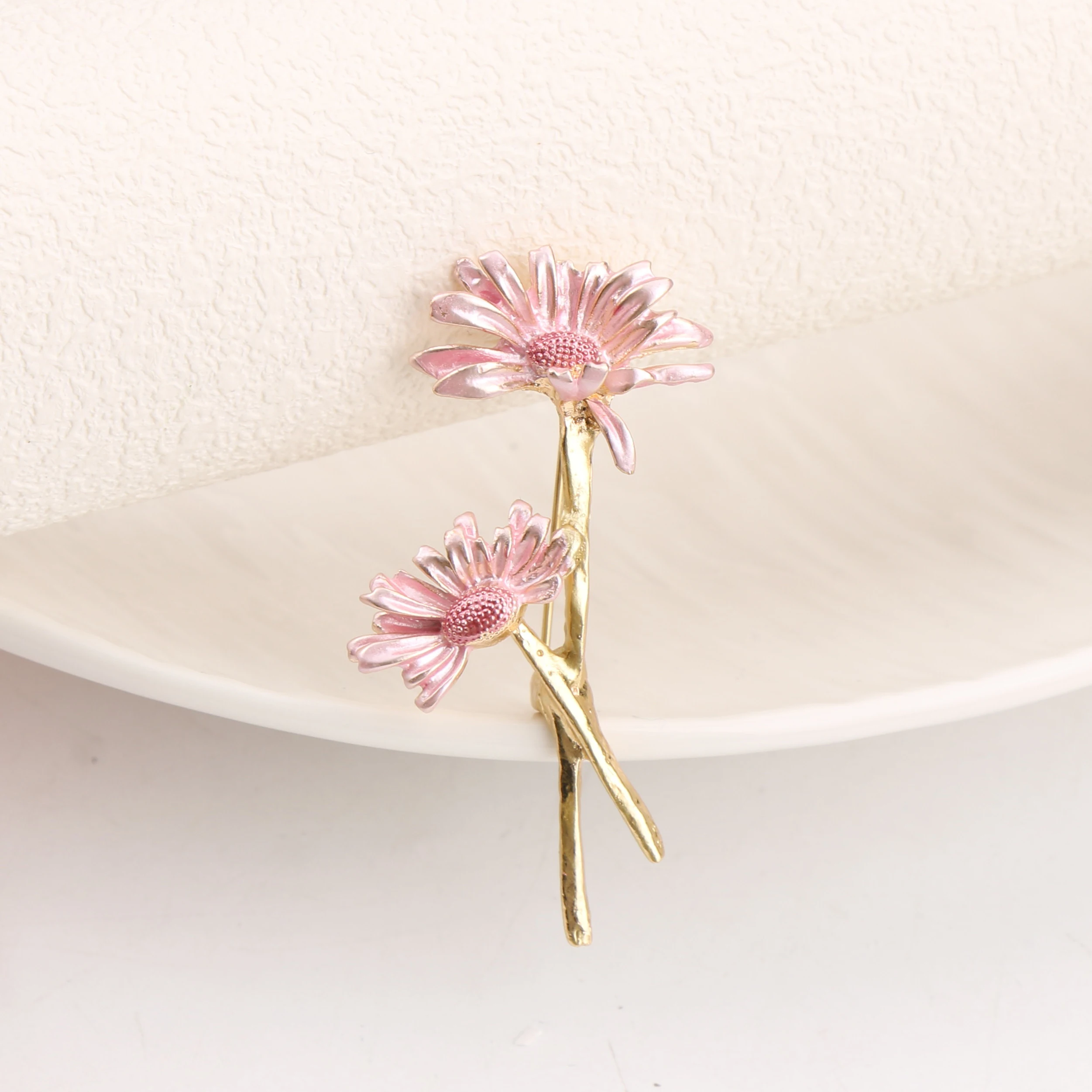 Unique Rustic Enamel Double Chrysanthemum Brooch Accessories Fashion Daisy Corsage Versatile Plant Flower Pin