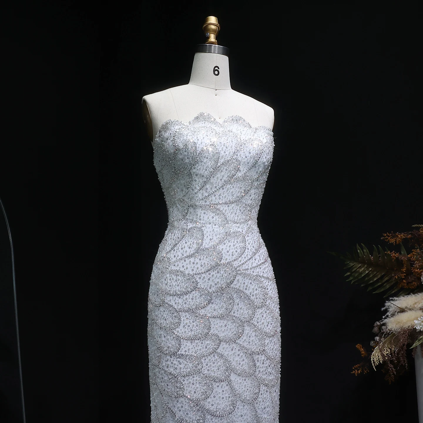 Sharon Said: Atemberaubendes smaragdgrünes trägerloses Meerjungfrauen-Abendkleid, langes arabisches Verlobungs-, Hochzeits- und festliches Partykleid SS601, maßgeschneidert. – Detail 30
