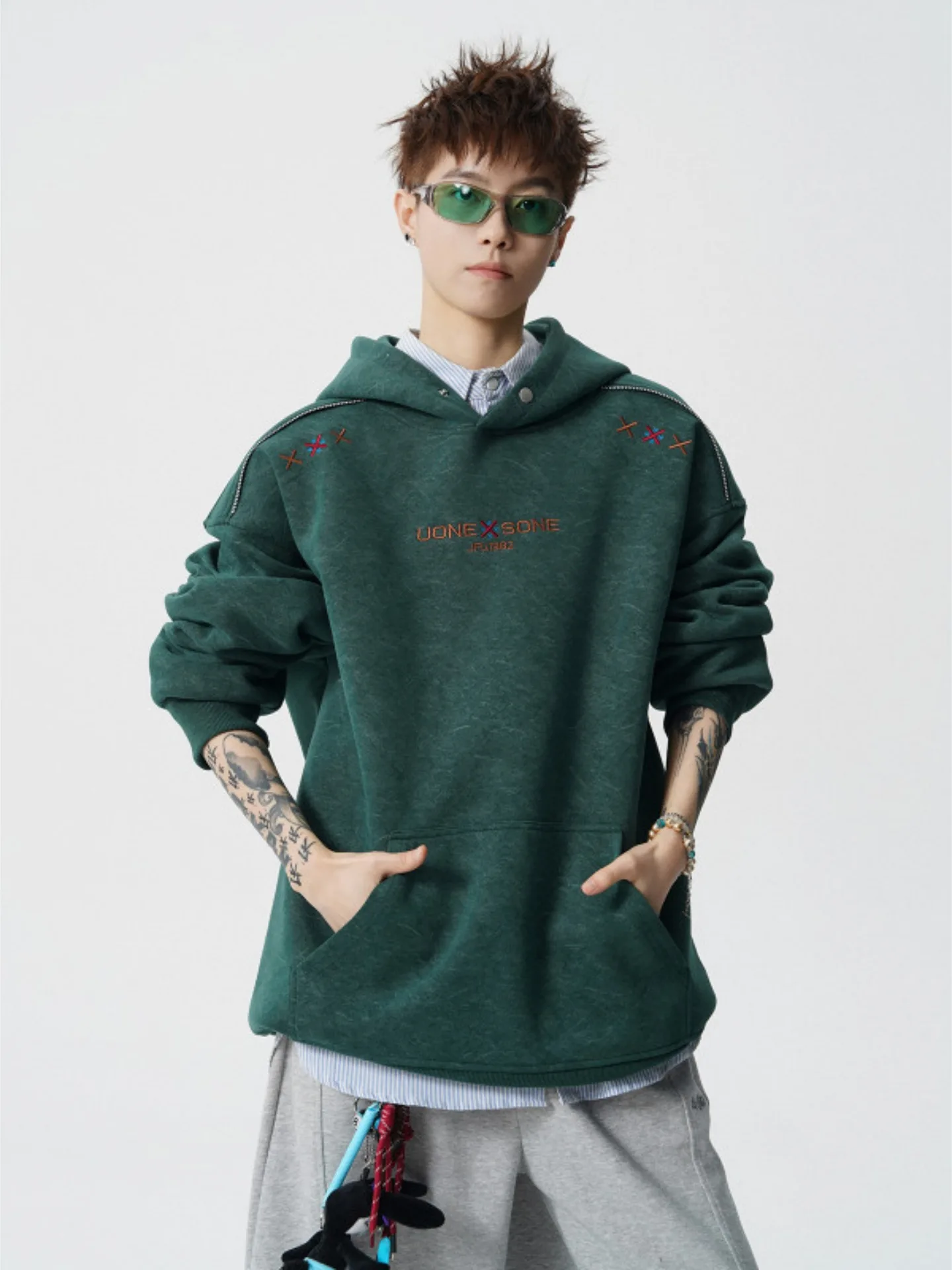 

Мужская утепленная флисовая толстовка с капюшоном, винтажная вышивка, длинный рукав, термоизоляция, смесь хлопка и полиэстера, зимняя куртка