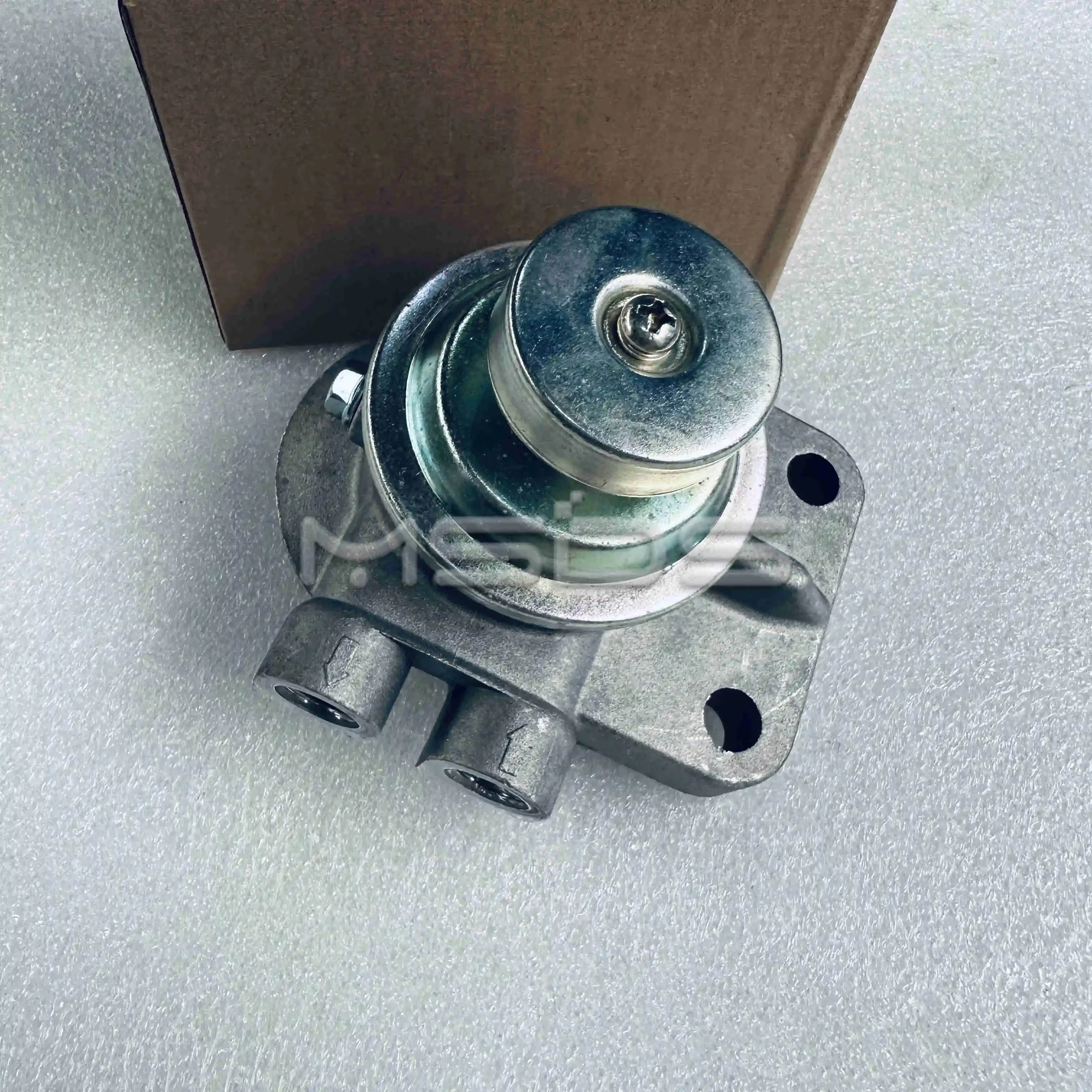 

Запчасти для двигателя Cummins B3.3: головка топливного фильтра C6204717210