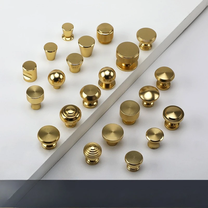 ลูกบิดลิ้นชักแบบเรียบง่าย ลายขรุขระ ทรงกลม สีทอง มือจับประตูแบบพกพา ดีไซน์รูเดียว อุปกรณ์ตกแต่งเฟอร์นิเจอร์สำหรับบ้าน