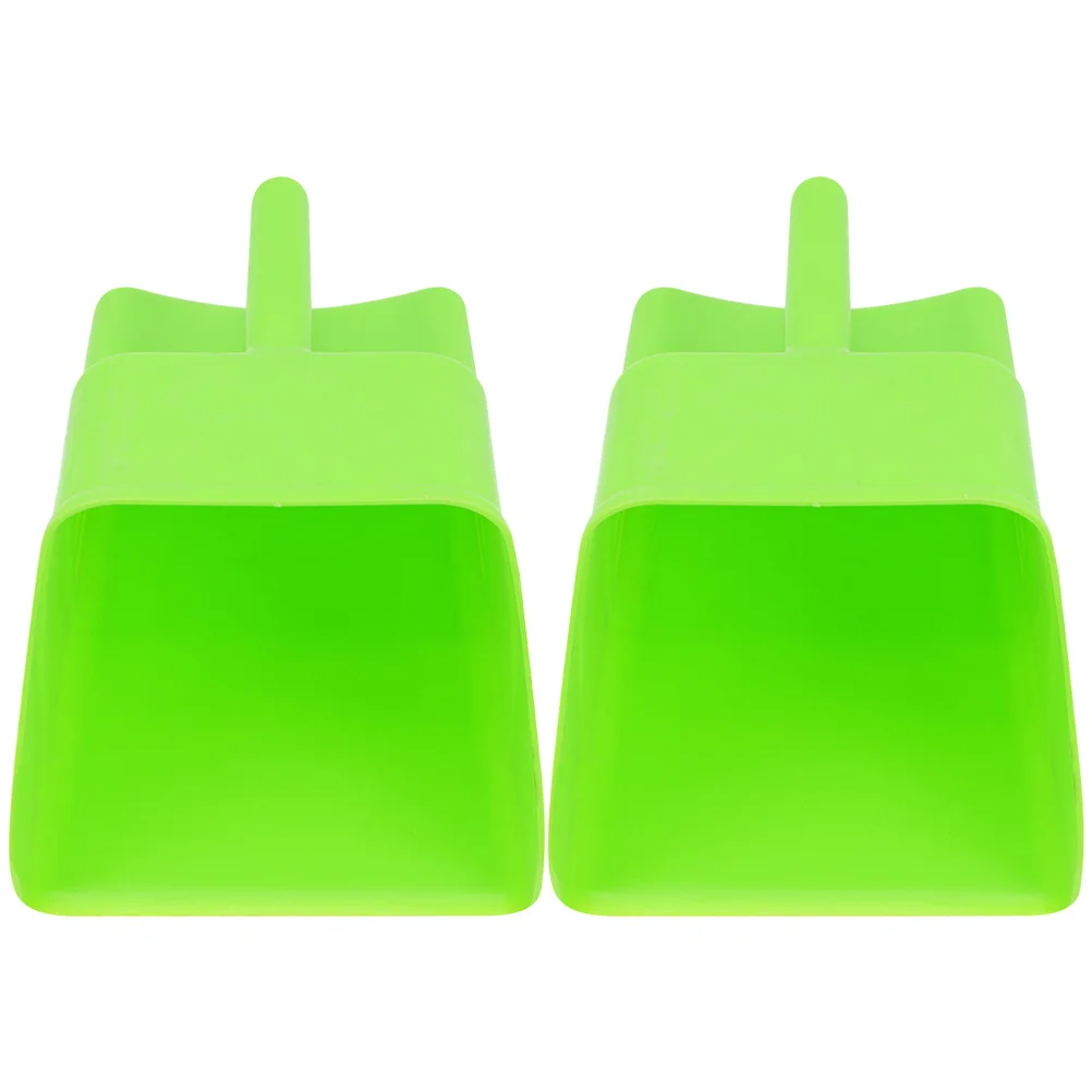 

2Pcs Plastic Poultry Feed Shovel Large Capacity Feeding Scoop Farm Garden Multi-Function Portable Food Shovel Ergonomic Handle