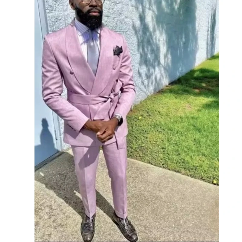 

Сиреневые бархатные мужские костюмы с шалью и лацканами с поясом, комплект из 2-х предметов, пиджак и брюк, роскошные смокинги на заказ для выпускного вечера, свадьбы