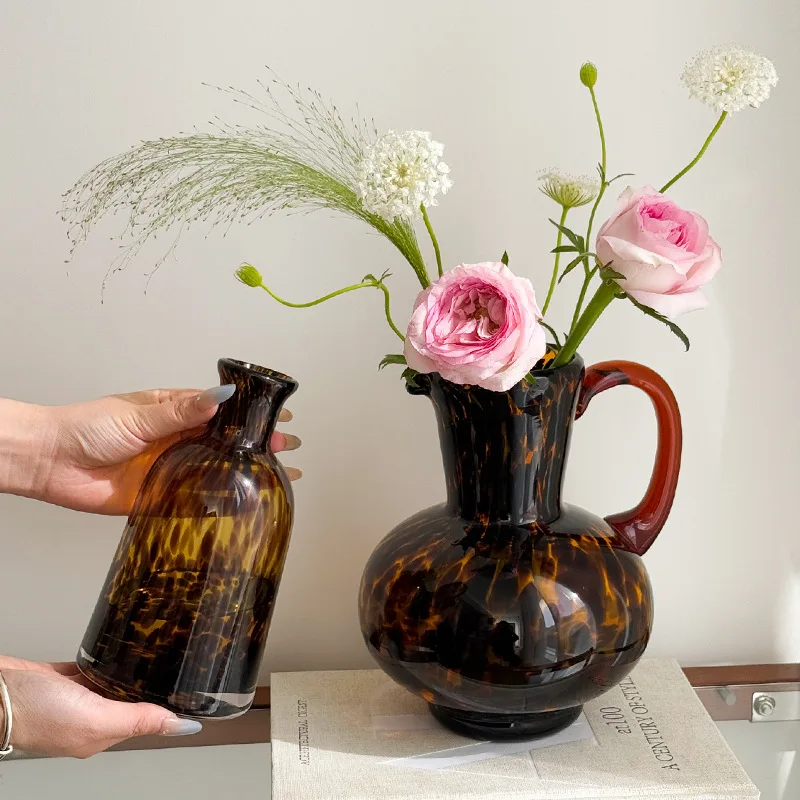 PYH wholesale retro water raised flowers dried flower arranger leopard print vase glass living room decoration