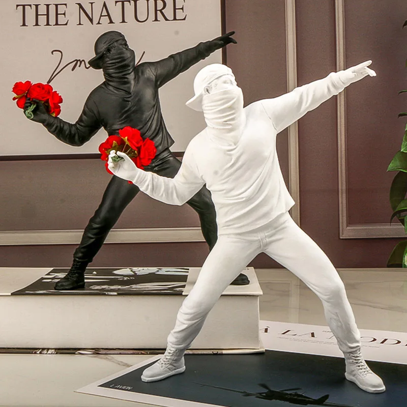 

Resin Statues Sculptures Banksy Flower Thrower Statue Home Decoration Accessories Living Room Ornaments Figurine Adornment