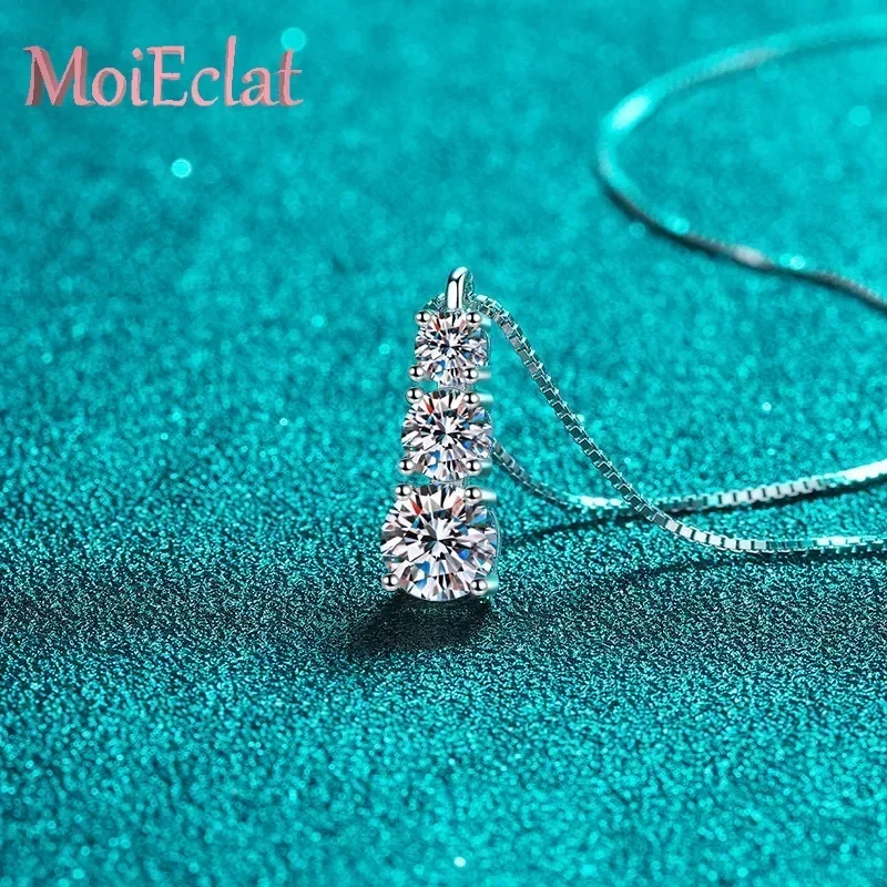 Radiant 1.8ct Moissanite Necklace Calabash Pendant for Women, Sparkling Princess Cut Platinum PT950 Clavicle Chain Fine Jewelry