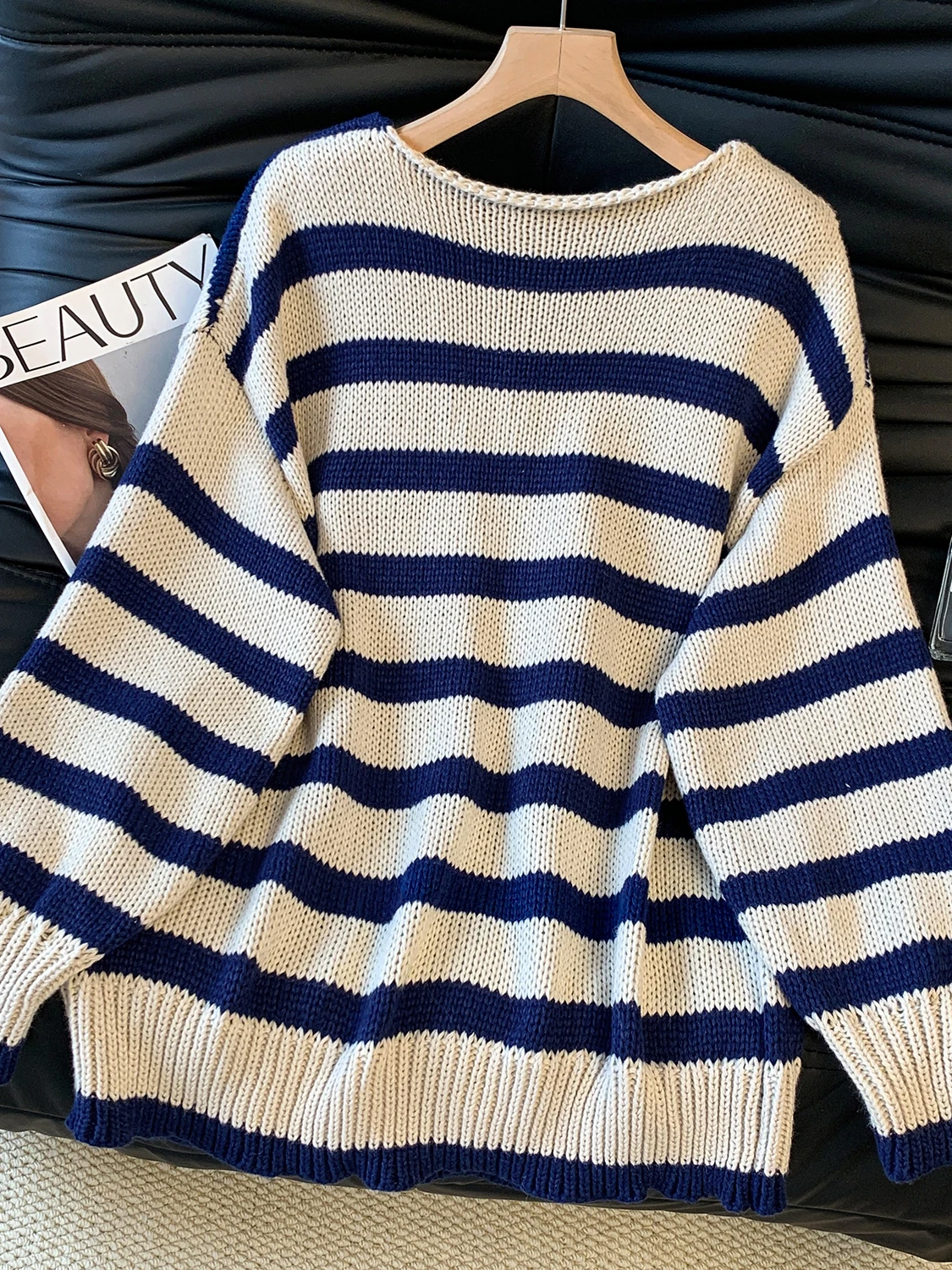 プラスサイズファッショナブルなストライプ V ネックセーター女性のルーズ痩身ニットトップ秋冬新作 Sle 快適なロング Sve