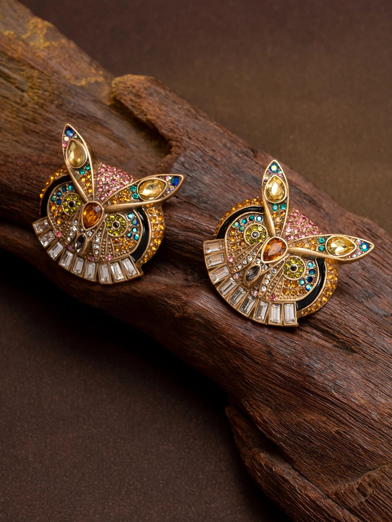 European and American Retro Heavy-Duty Full-Color Diamond Owl Earrings, Vintage Gold Personalized Exaggerated Niche Earrings