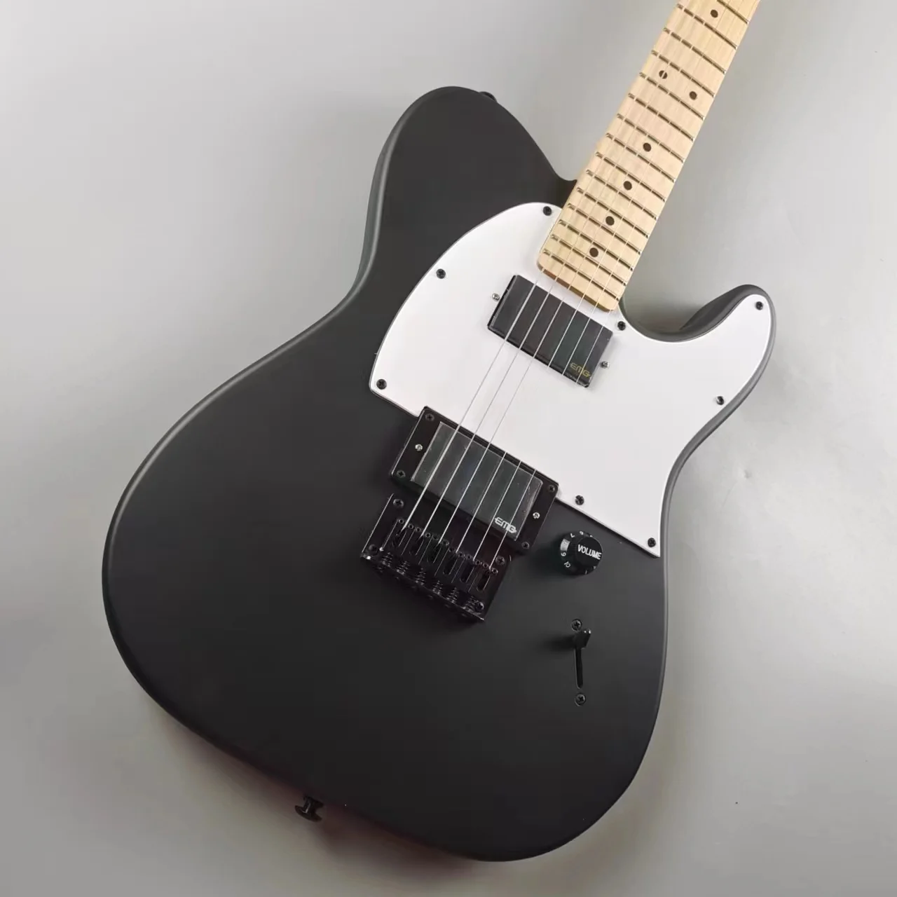 

Tailai electric guitar, imported wood and environmentally friendly paint, black matte, EMG pickup, good sound quality, lightning