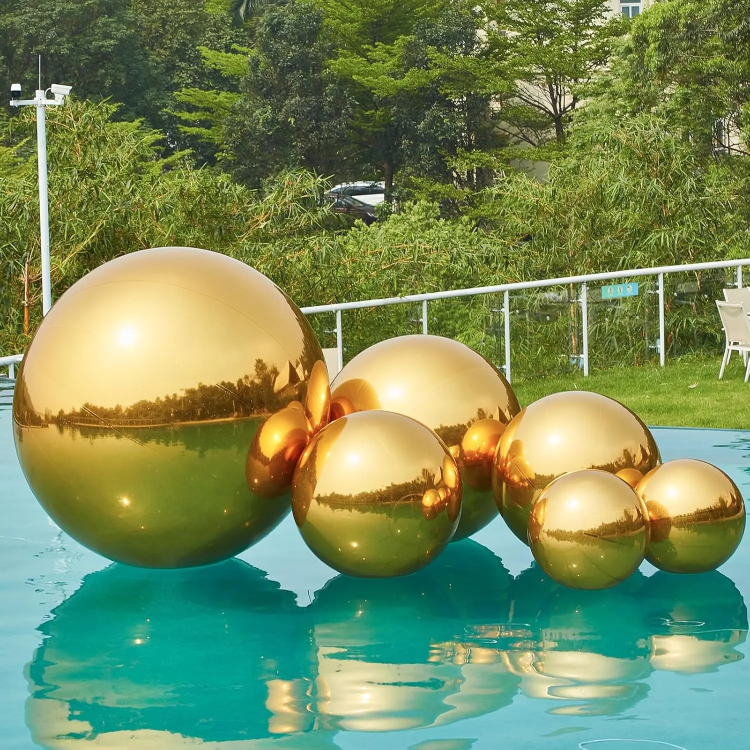 Bola dourada grande do brilho, bola inflável do espelho, apropriada para todos os tipos de decorações do evento, atrativa, vários tamanhos