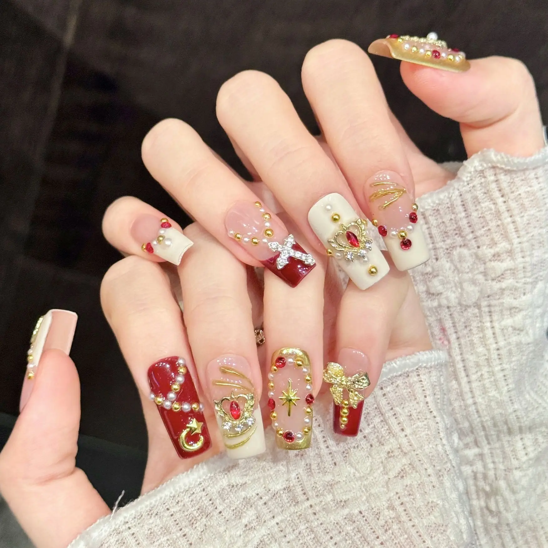 10PCS Square Handmade Press On Nails,Retro Court Style Gold Jewelry,Suitable For Festivals Parties And Daily Wear.