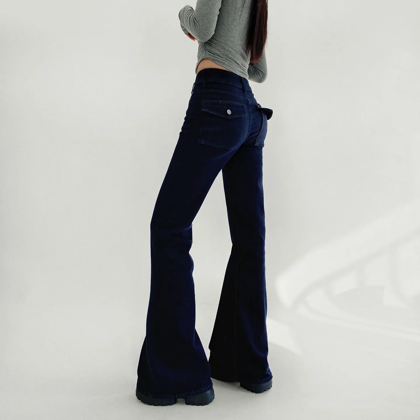 Slim Fit Hoge Taille Micro Flared Jeans Dames Herfst 2025, Originele Kleur Elastisch Drapey Denim Hoge Taille Knoopsluiting