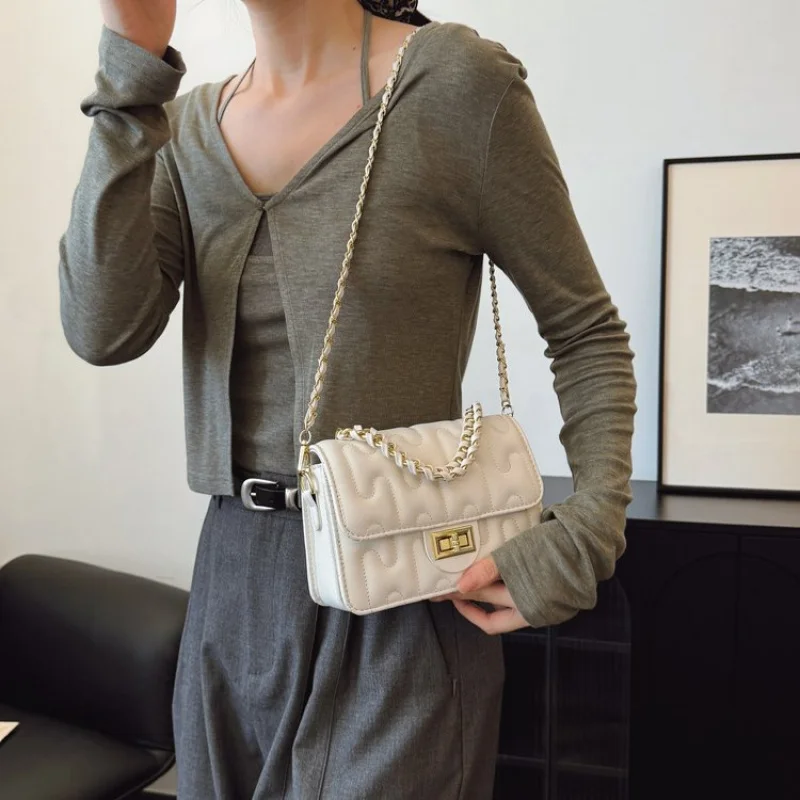 

Luxury Women's Tote Bag Made Of Azalea-Patterned Leather Boasting Paris Spacious Daily Modern Look​