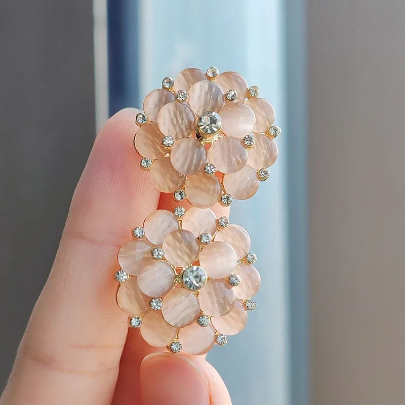 Fashion Sweet 4 Colors Flower Stud Earrings Elegant Multilayer Resin Petal Zircon Earring for Women Jewelry Gift 2023 New