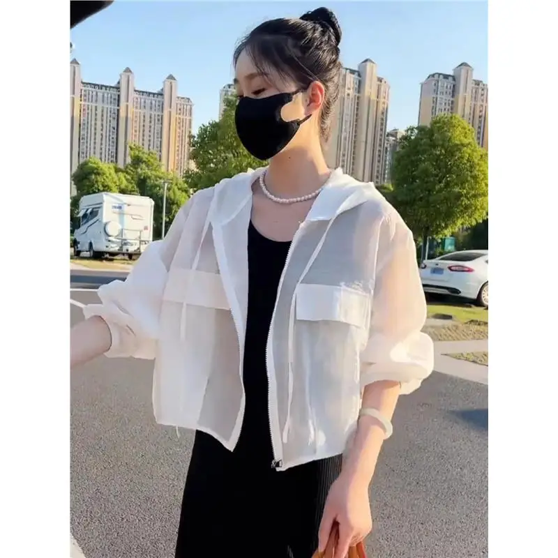 Women's Lightweight Short Outerwear Summer 2026 New Korean Version Loose Hooded Small Size Top Sun Protection Clothes