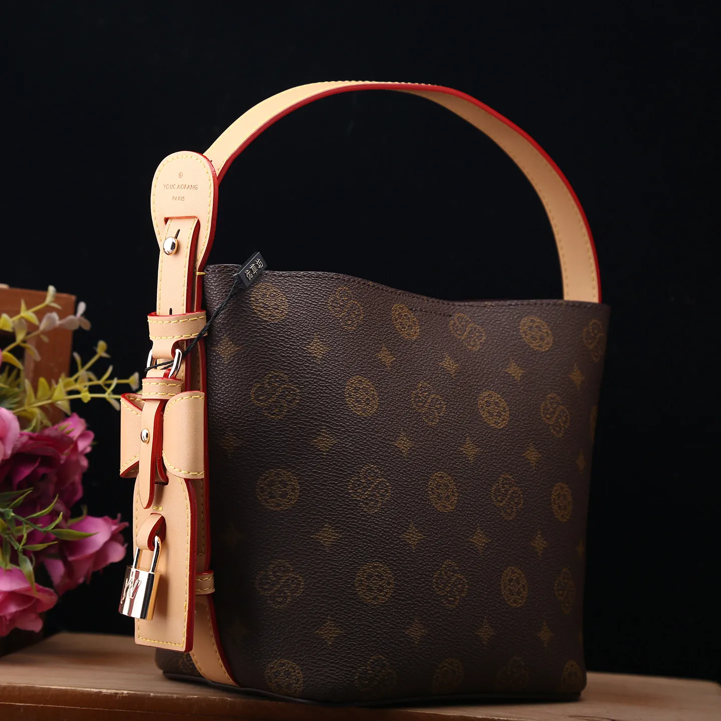 

Fashionable Stylish Women's Diaper Bag Elegant Leather Large Capacity Designer Tote Luxury Minimalist Vintage Classic Commuter