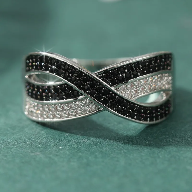 Vintage-Ring für Damen mit eingelegten schwarzen und weißen CZ-Steinen, trendige silberne Farbe, geometrische Form, für den täglichen Gebrauch, Party-Schmuck, Jahrestagsgeschenk – Detail 3