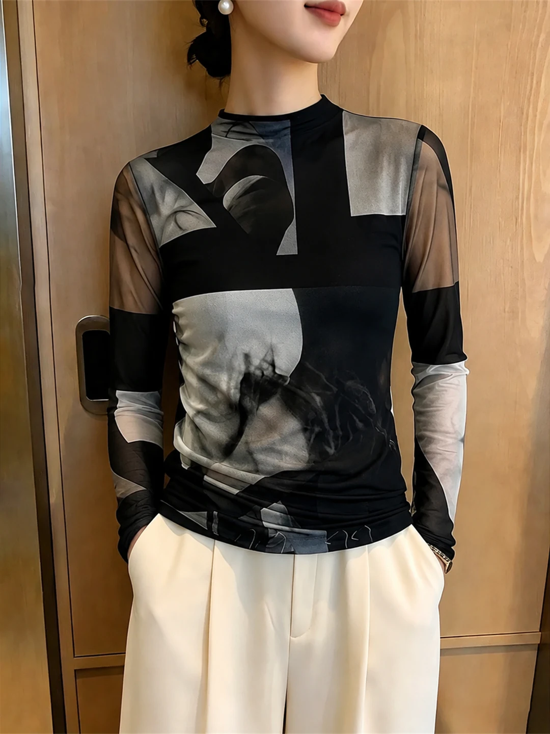 Fashionable Long Sleeve Color Block Casual Women's Top Korean Style Straight Cut Commute Wind Autumn 2026 Trendy Crew Neck