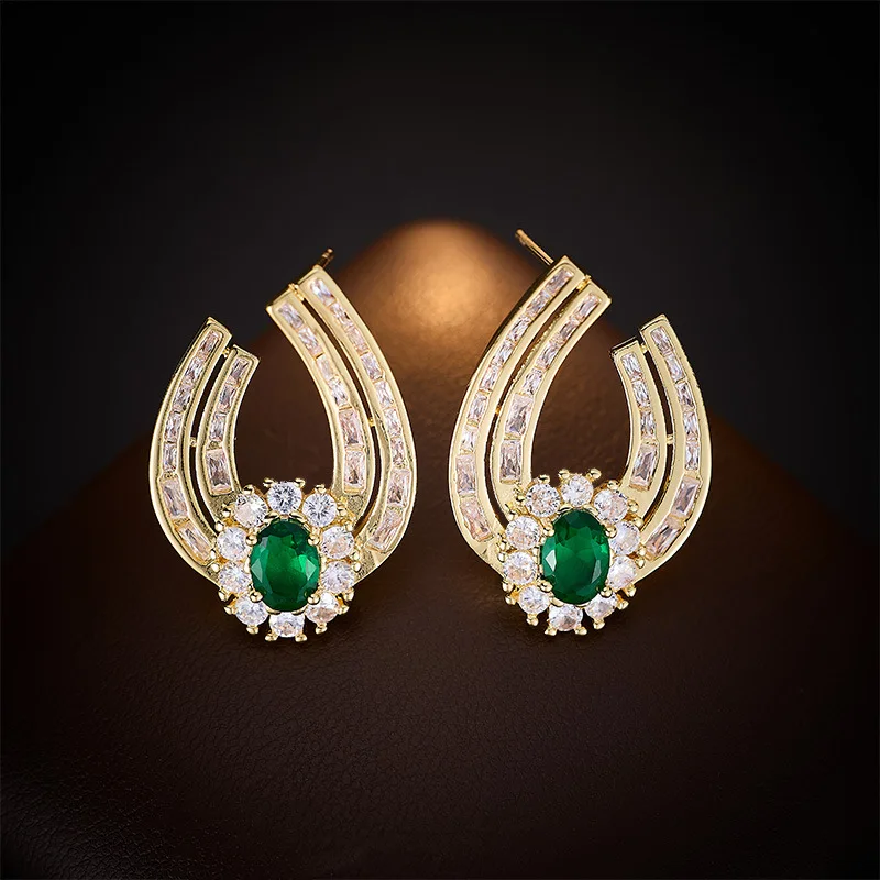

Light luxury style geometric micro-inlaid zircon stud earrings, niche design sense, floral fashion