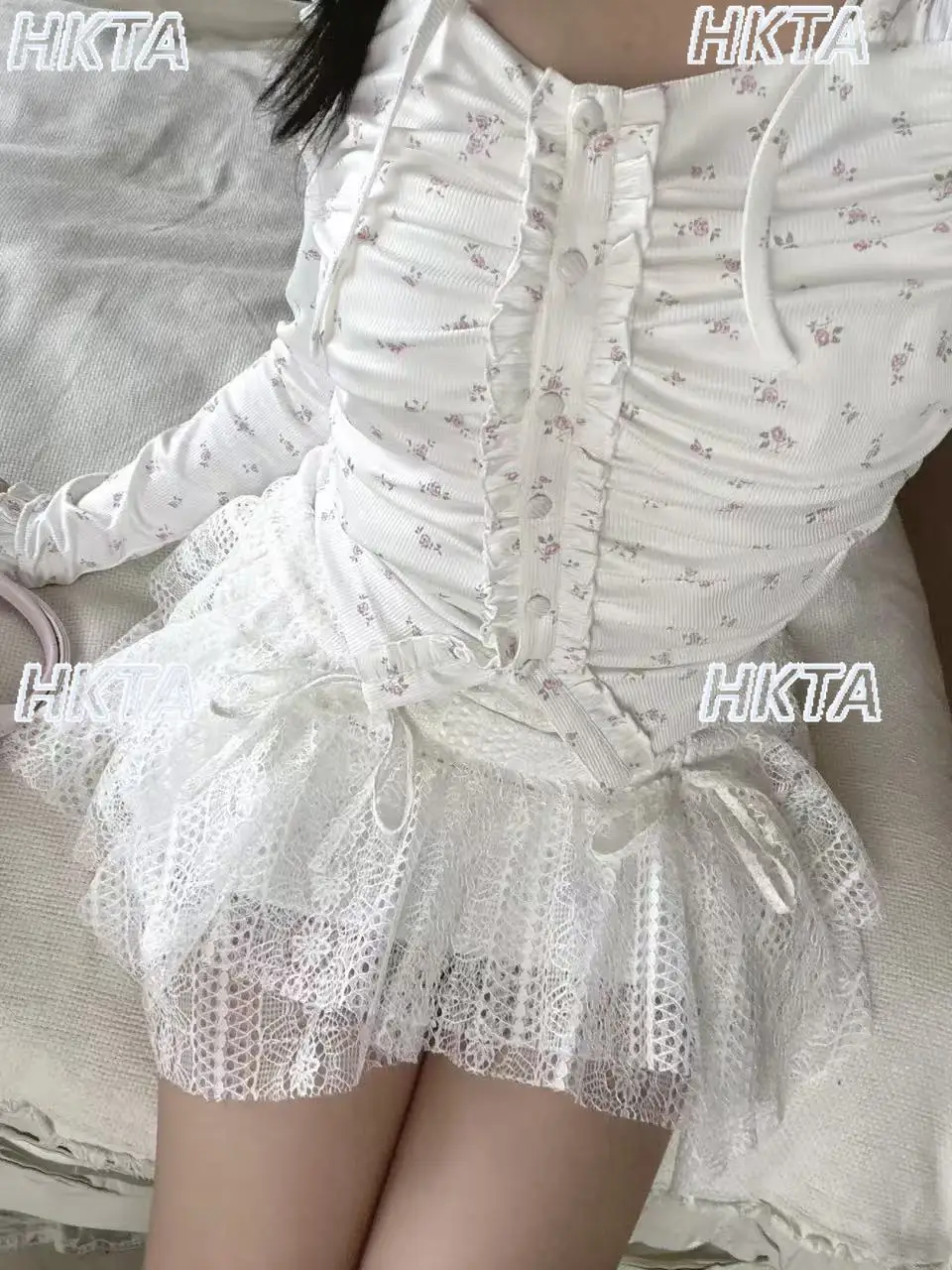 日本のロリータ風秋ハイウエストアシンメトリーイレギュラーレース黒スカート女性用スイートクール万能ボウタイケーキショートスカート