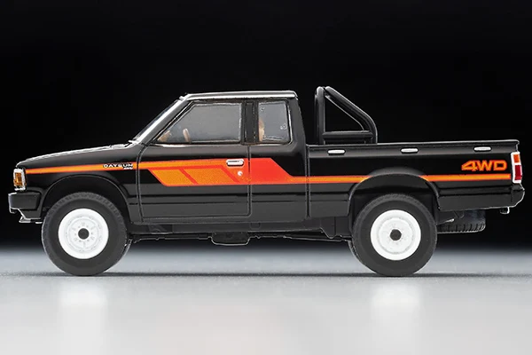 2409 Tomytec 1:64 TLV LV-N320a Datsun Truck 4WD King Cab AD Collection die cast alloy car model decoration gift