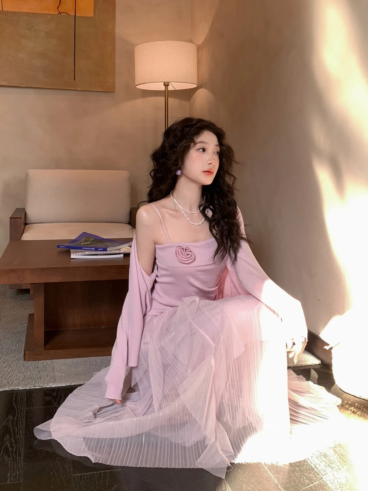 

Chuqing Independent Beau Godd Lacey Knitted Cardigan Strap Top Women Early Spring Two-Piece Set Ele Sle Long Sve