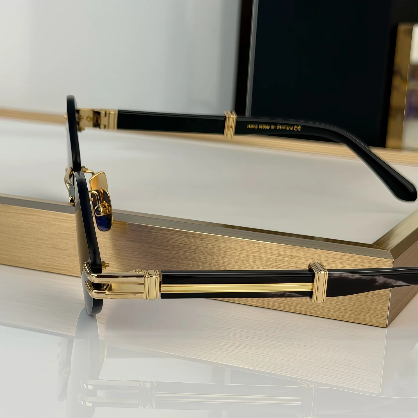 THE DUCER I Men Women Sunglasses,Luxury Retro Unique Shades,UV400 Gradient Brown Lens,Stand Out On Any Occasion,Grab Compliments