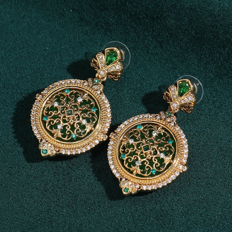 

Vintage Hollow Round Pendant Earring For Ladies Green Crystal Gold Color Jewelry Luxury Chinese Style Designer Birthday Gift New