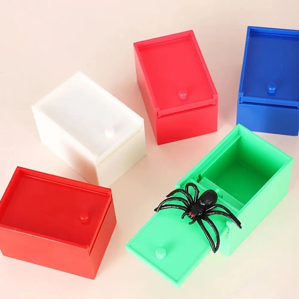 สีสุ่มพลาสติกที่มีสีสัน Prank Prop ในกรณี Mischief Spider Scare กล่องน่ากลัวสีสุ่มของเล่นตลก