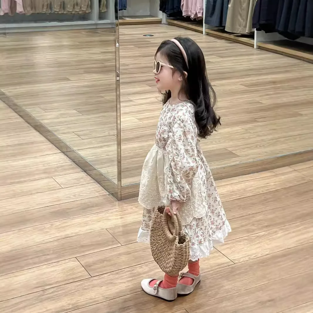 فستان بناتي 2025 فستان ربيعي للفتيات على الطراز الريفي دانتيل وزهرة مجزأة فستان طويل دانتيل الأميرة المئزر