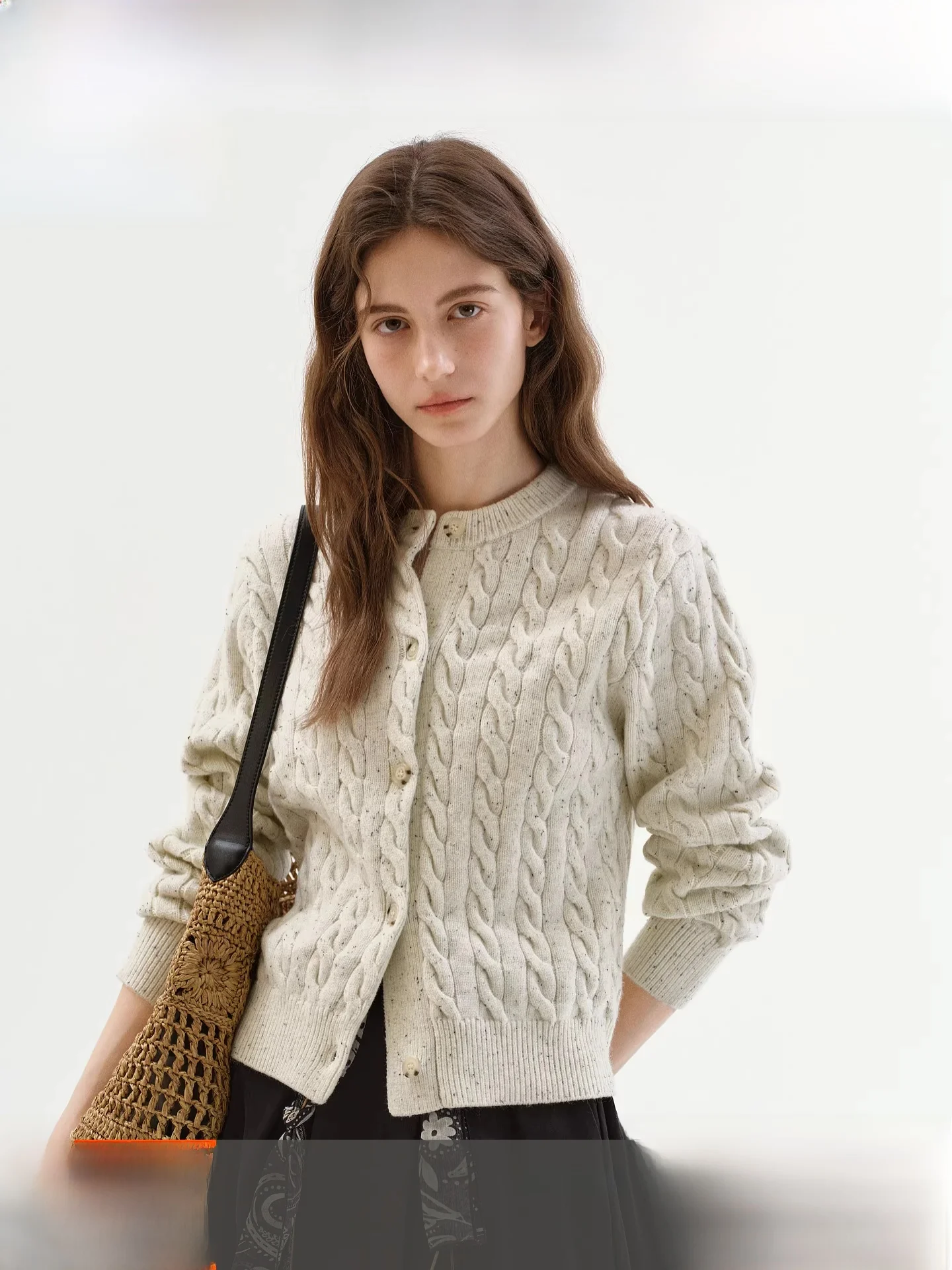 

Fano Basic Versatile Knitted Cardigan Women's Spring 2026 Long Sleeve Embroidered Letter Pattern Anti-Ball Easy Care Knitwear