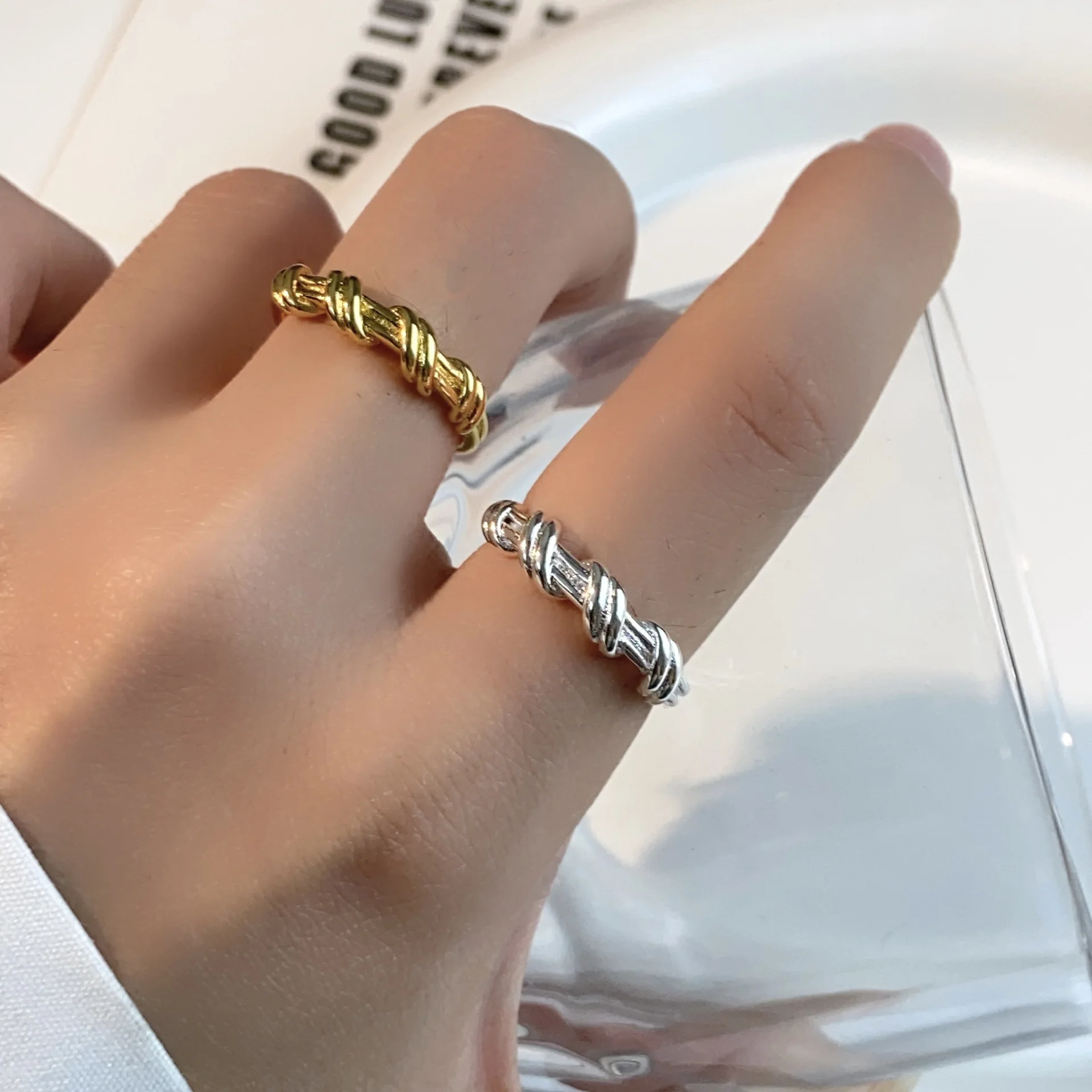 

DUTRIEUX NewTrend Simple Fashion Female Gold Color Rings for Women Girls Accessories Round Shape Metal Wave Joint Ring Gifts