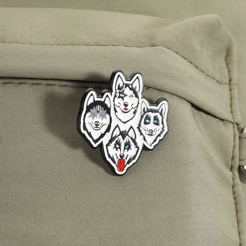 Animal Brooches Cartoon Sled Dog Husky Metal Badges Small Gifts Wholesale Lapel Pins for Clothes Cap Pin Brooch Backpacks Badge