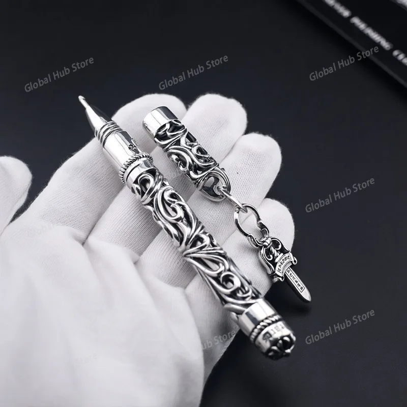 

Эта высококачественная ручка-меч в стиле ретро с выдолбленным дизайном корпуса — это ниша и высококачественная подарочная ручка.