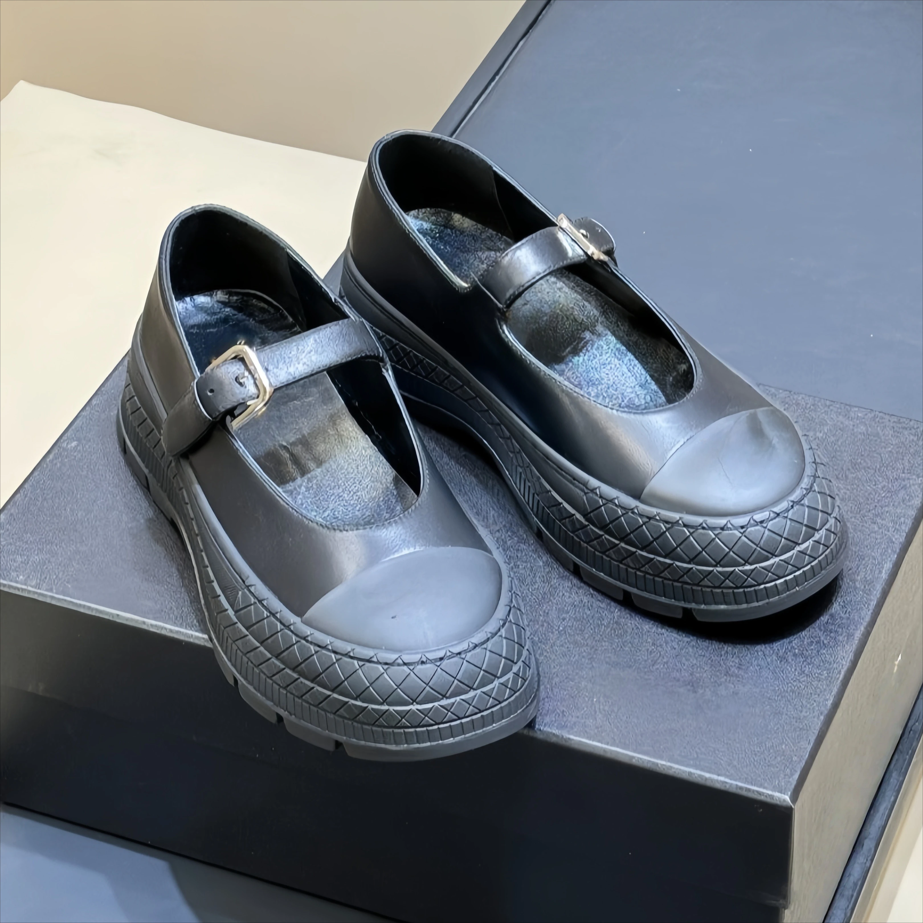 Brand discount Mary Jane shoes patent leather platform casual flat shoes buckle round toe athletic running shoes white sneakers