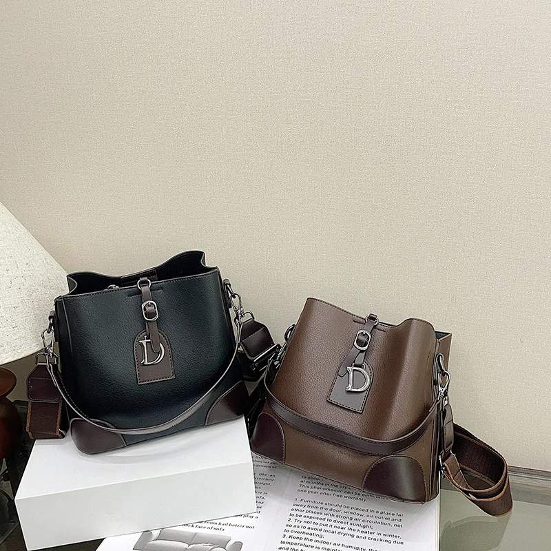 

High-End Solid Color Crossbody Bag Elegant Leather Tote Women Minimalist Vintage Paris Design Casual Commuter Luxury Messenger