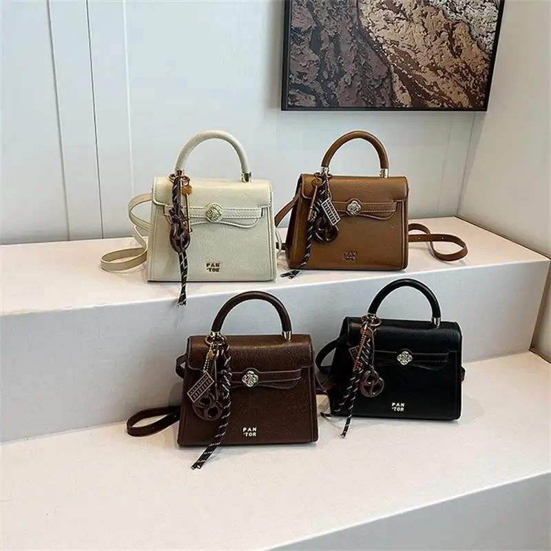

Retro Handbag Simple Commuter Women's Shoulder Bags With Pendant Ladies Fashion Trendy Crossbody Bags Elegant Minimal Tote Bags
