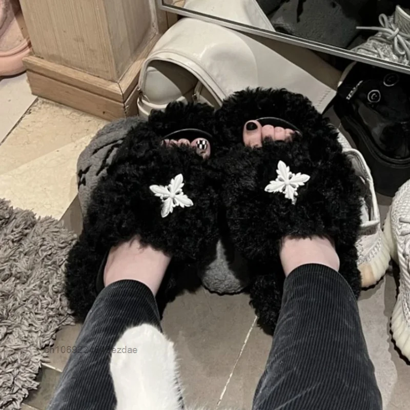 New Autumn Indoor Fashion Fluffy Slippers Women Home Slides Flat Shoes Ladies Flip Flops Luxury Designer Winter Shoes Y2k Girl