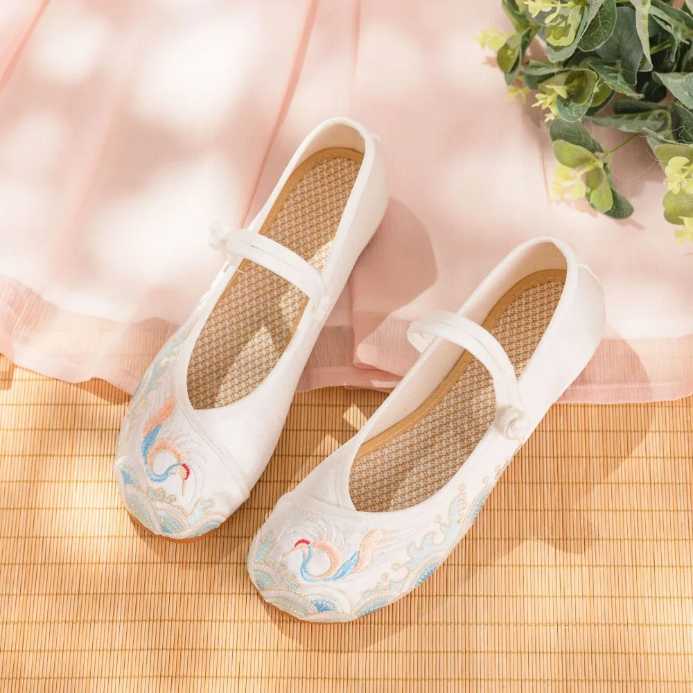 Embroidery Old Beijing Cloth Shoes Streetwear Embroidery Casual Vintage Cheongsam Autumn Sneakers Women Shoes Ethnic Style