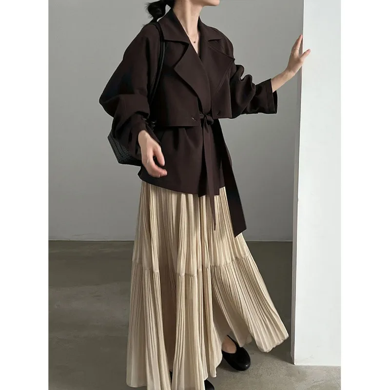 British-style Lace-up, Waist-cinching Lapel Trench Coat for Women in The Autumn of 2026 A New High-end and Stylish Short Jacket