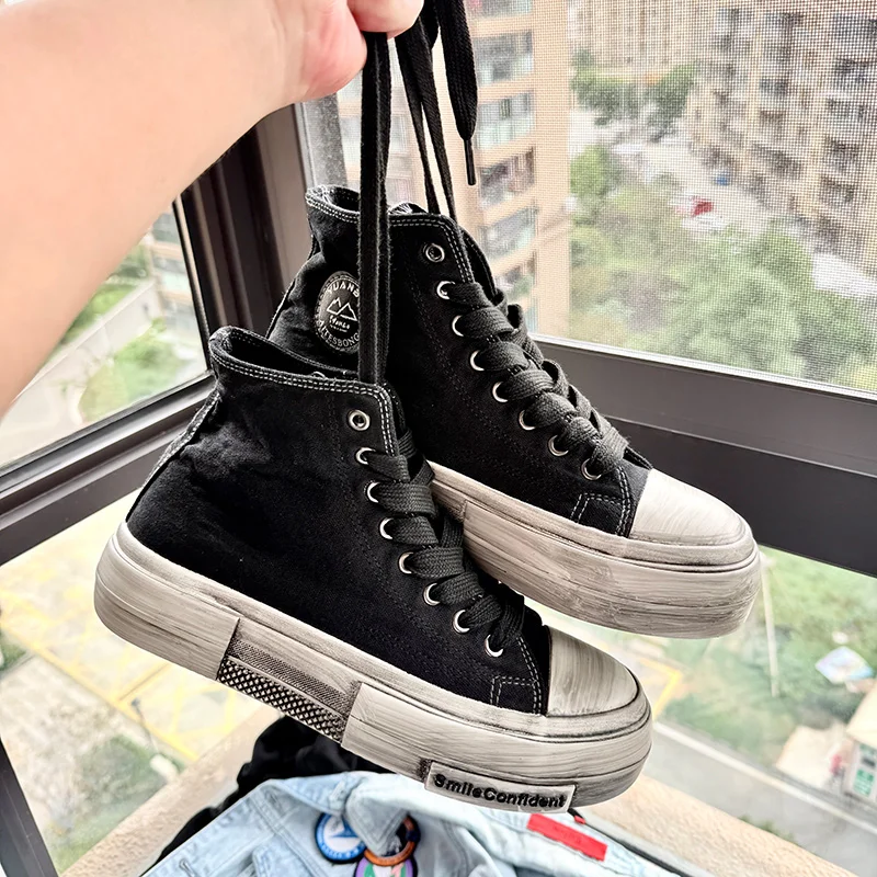 Casual canvas men's shoes Trendy and versatile designer styles Fashion Party Personalized shoes for young people Thick soled view 3