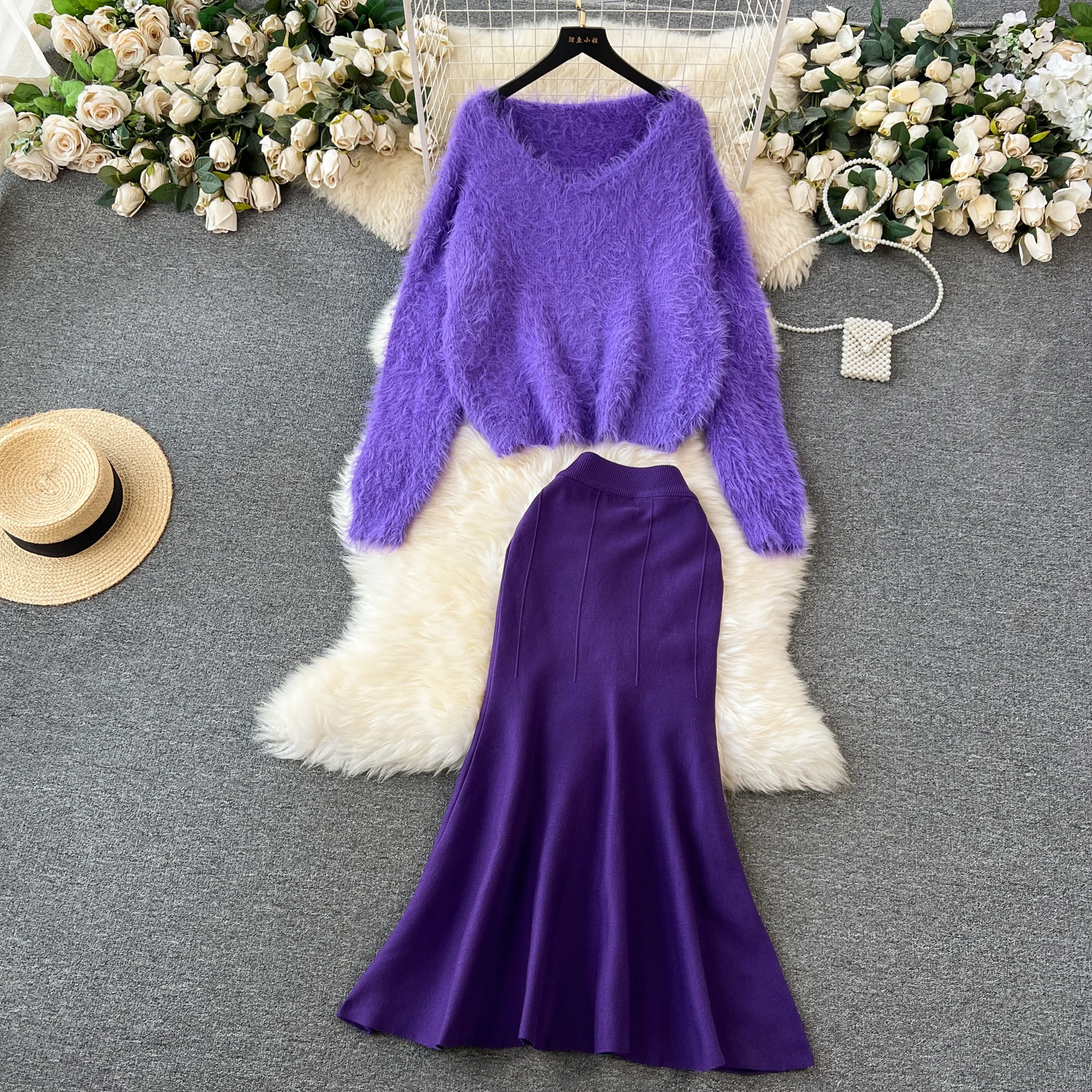 

Women New Autumn Winter Skirt Suits Lazy V Neck Long Sleeve Knitted Pullover Sweater Tops + Hip Wrapped Fishtail Skirt Sets L606