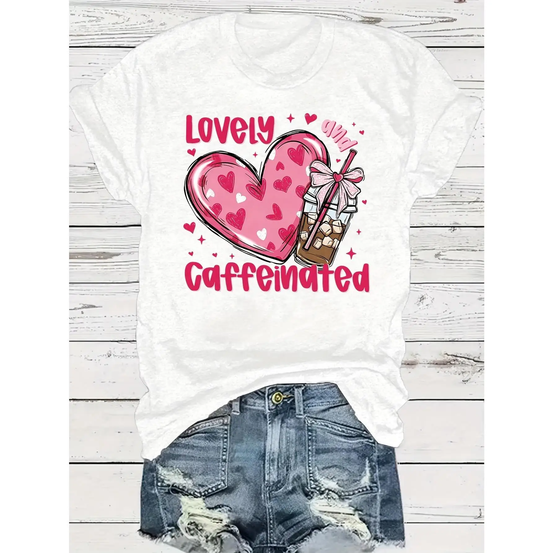 

Summer Plus-Size Short-Sleeve Round-Neck T-Shirt for Women with Pink Heart Print, Perfect for Valentine's Day, Comfortable