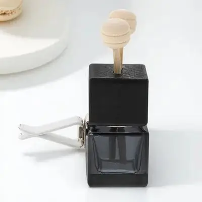 

Air Freshener Vent Clip Clear Glass Essential Oil Auto Perfume Bottle Fragrance Ornament Decor Universal Fit Refillable Aroma