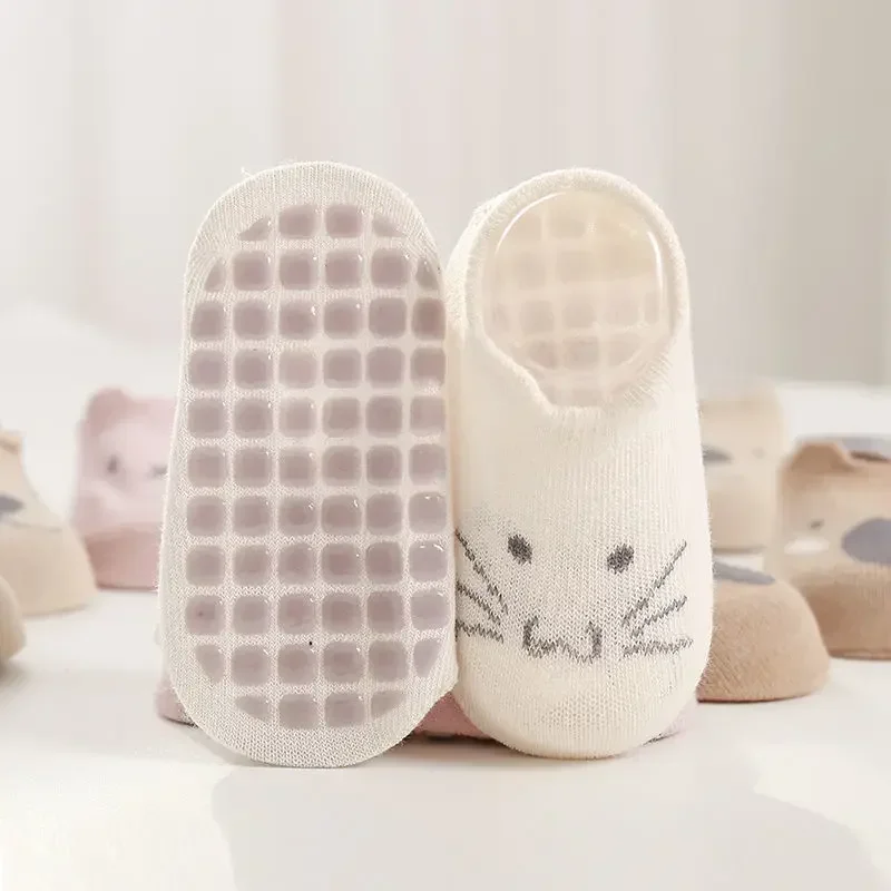 Chaussettes coréennes Newrbon, dessin animé mignon, chaussettes de rinçage pour bébé garçon et fille, chaussettes de sol en silicone non ald, chaussettes pour tout-petits, vêtements en coton Kawaii