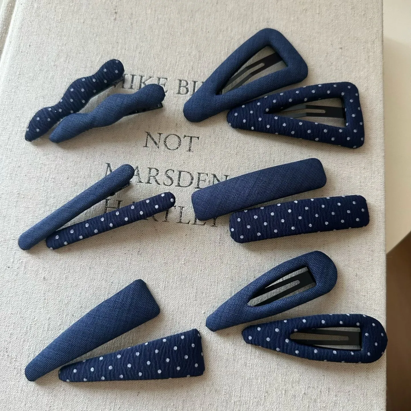 Vintage koreanische Haarspange, marineblau, gepunktet, Stoff-Haarnadel, handgefertigt, keine Schäden, Haar-Accessoires für Frauen, Haarspangen für Mädchen – Detail 3