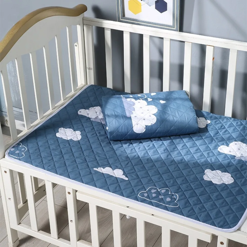 Soft 70*90cm Urine Mat Cute Cartoon Cloth Sleeping Underpads Waterproof Breathable Bedding Urine Pads Toddlers