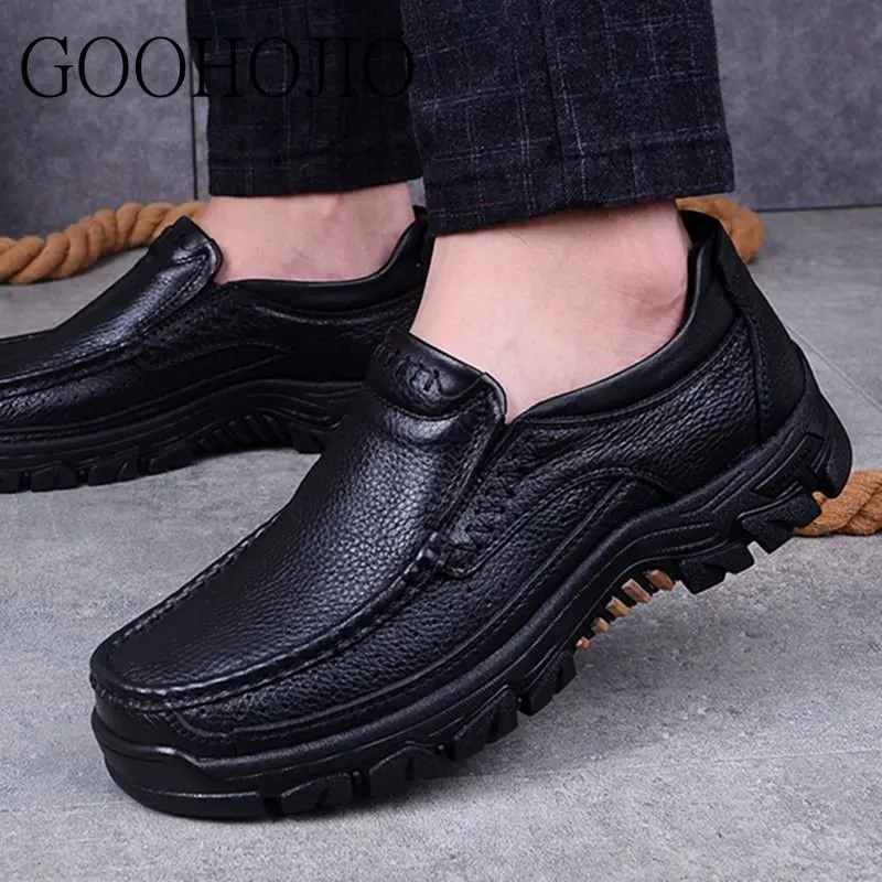 Patent Leather Shoes Men Casual Shoes Cow Leather Soft Men Business Flats Loafers Men Breathable Light Driving Shoes Lace-up