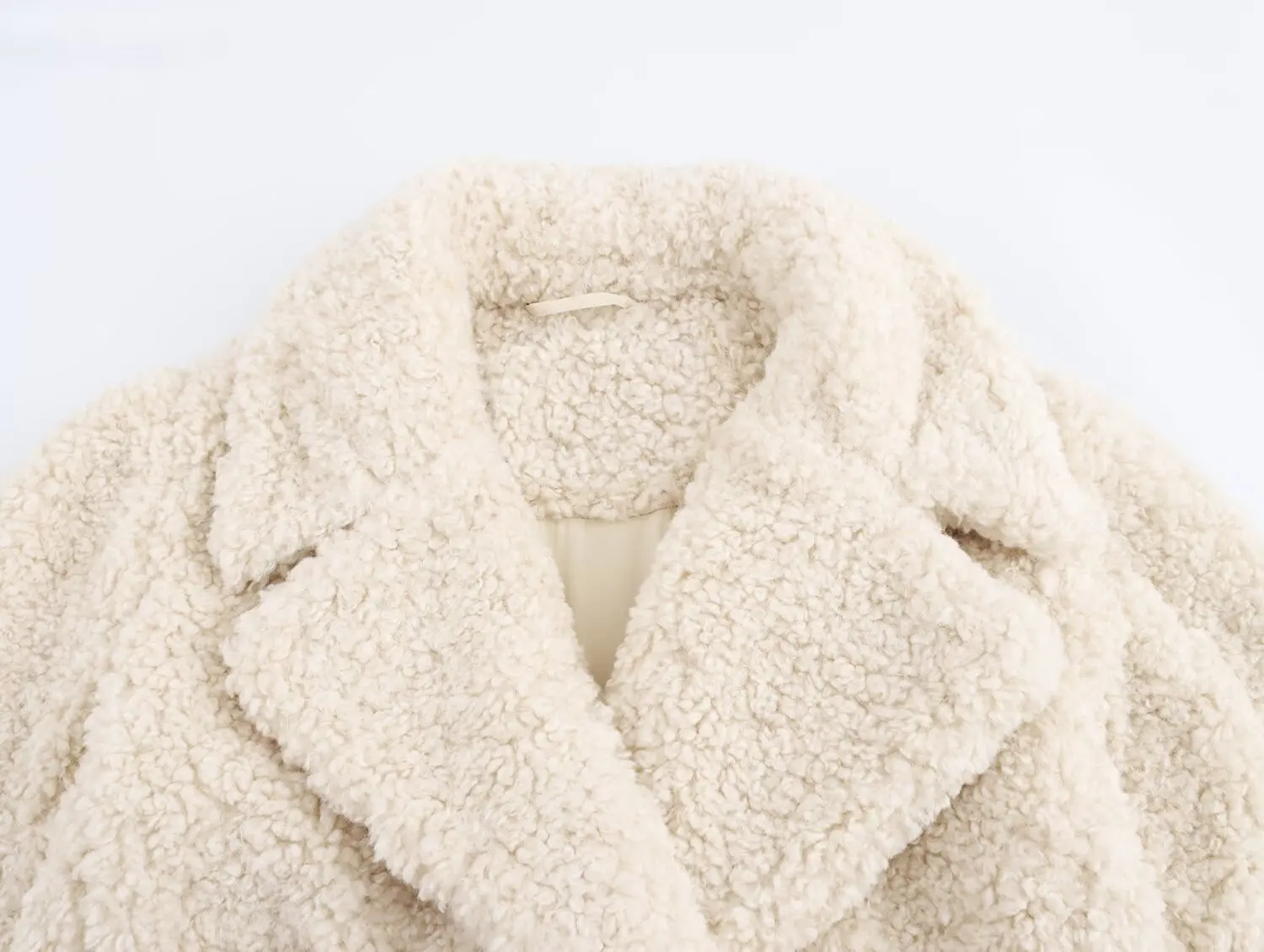 เสื้อโค้ทผู้หญิงใหม่ปี 2025: สไตล์ยุโรปและอเมริกา แฟชั่นทันสมัย อเนกประสงค์ ระดับไฮเอนด์ ปกเสื้อแบบปกเชิ้ต แขนยาว ดีไซน์หรูหรา